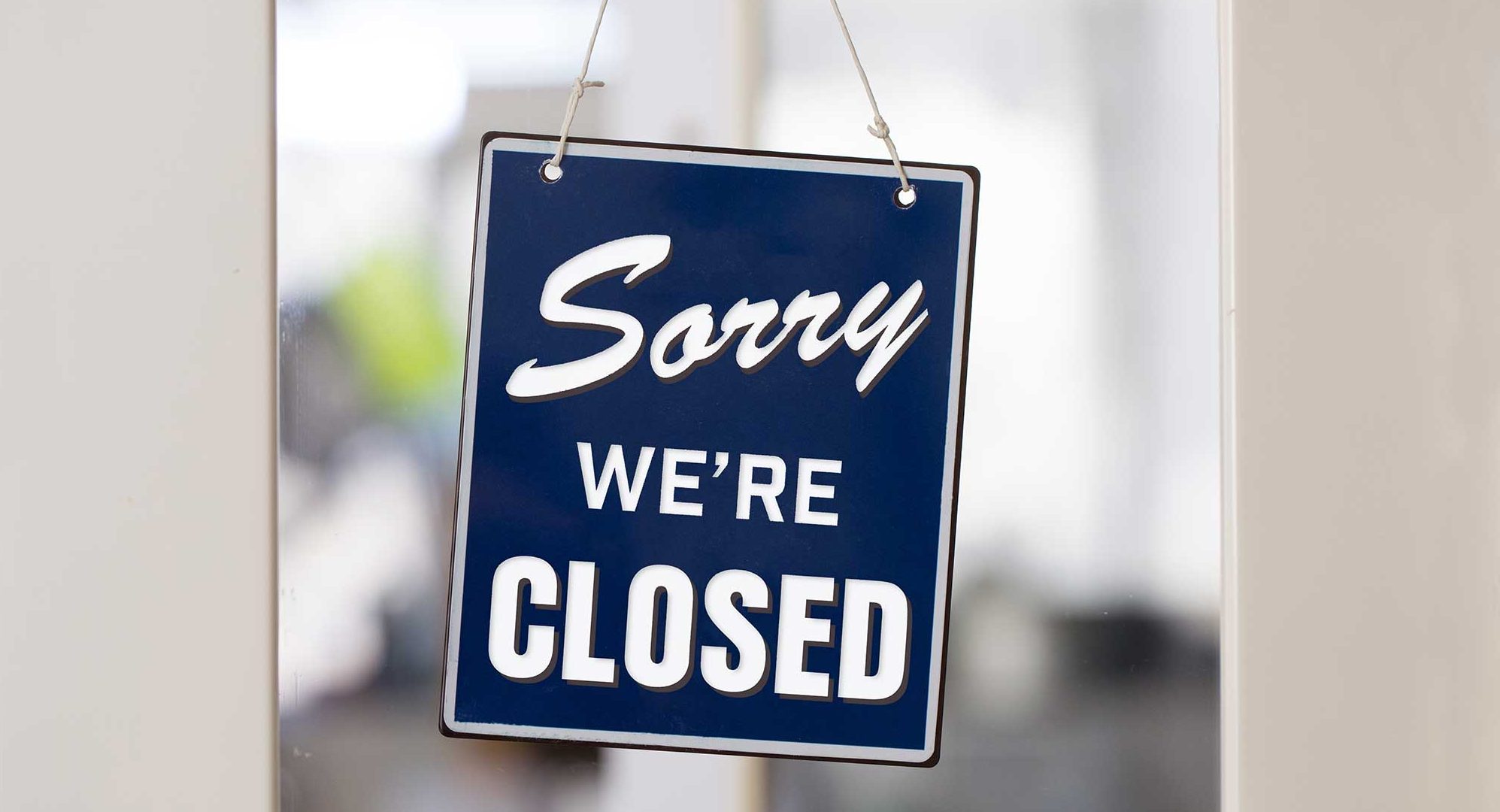 We re sorry those. Извините мы закрыты. Табличка закрыто. Closed фото. Sorry we are closed.